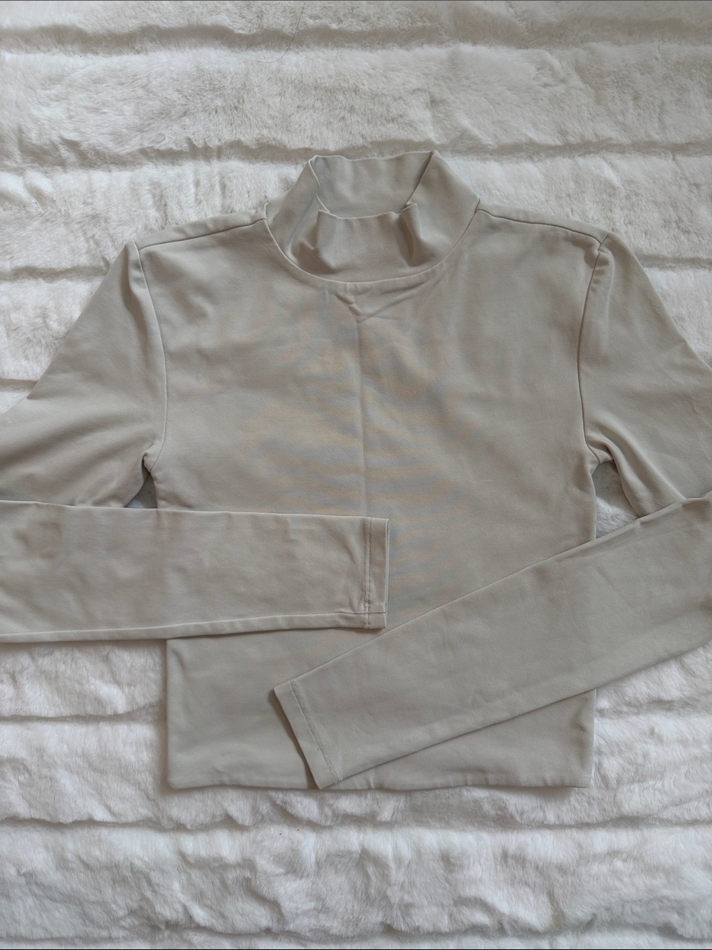 Aritzia Babaton Contour Top in Cream